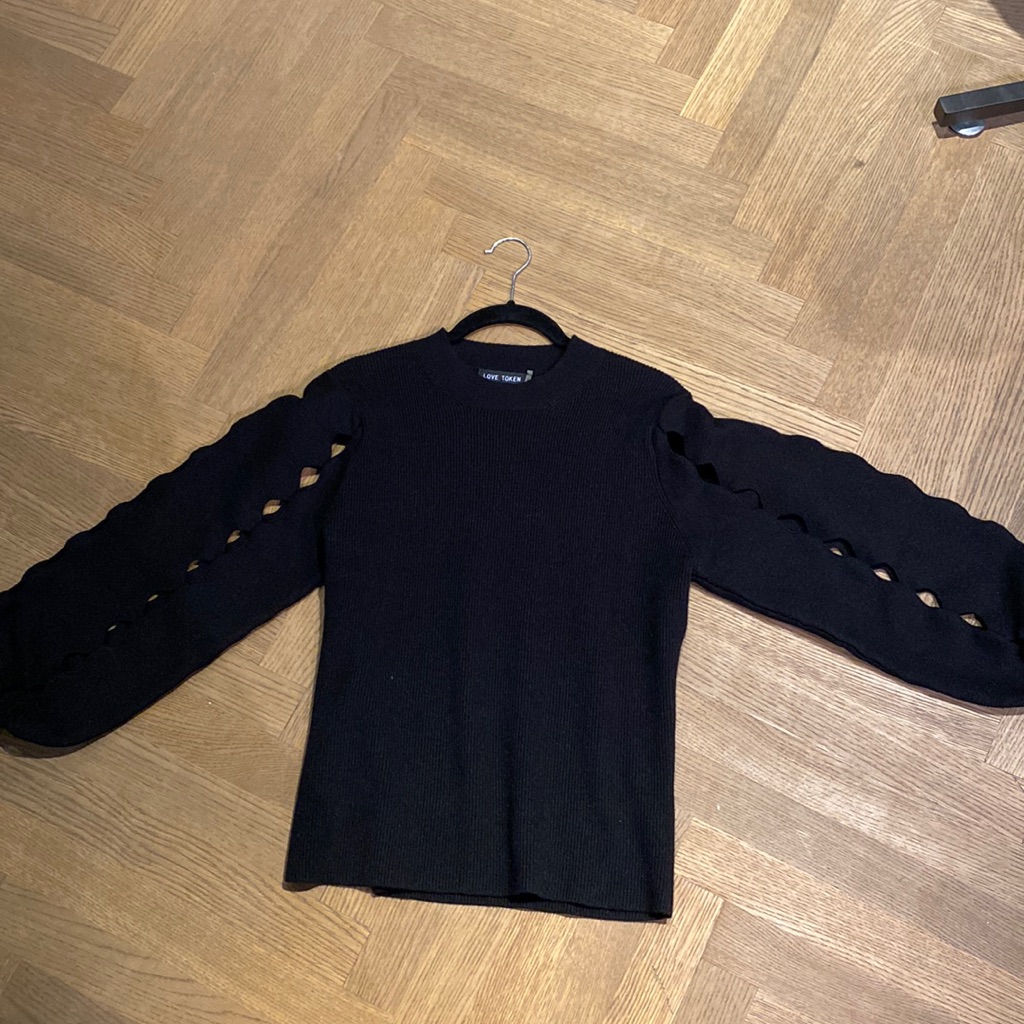 Love Token Cut Out Sleeve Sweater